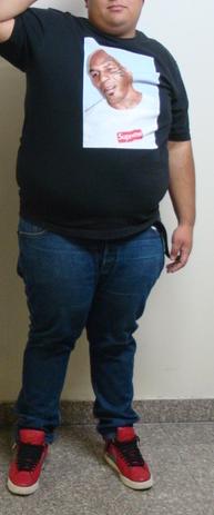 fat guy wearing skinny jeans